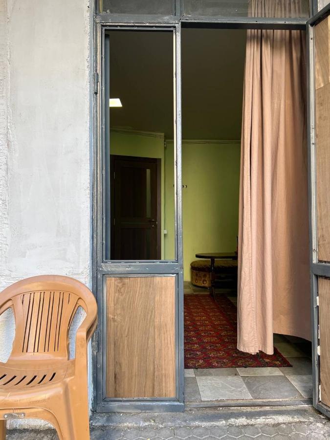 Vahe'S Family Guest House Front يريفان المظهر الخارجي الصورة